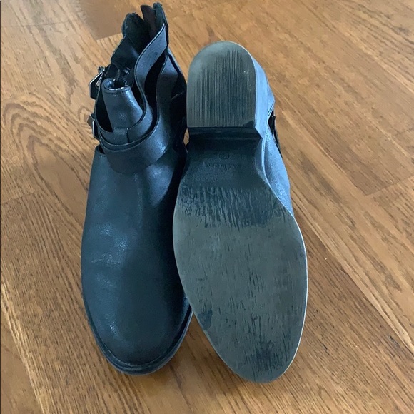 American Rag Booties - Picture 2 of 4